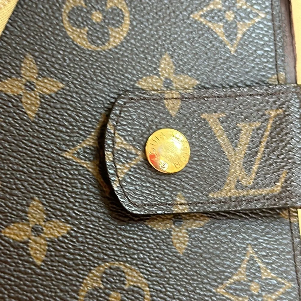 Louis Vuitton Large Monogram Agenda Ring Cover - Picture 13 of 16